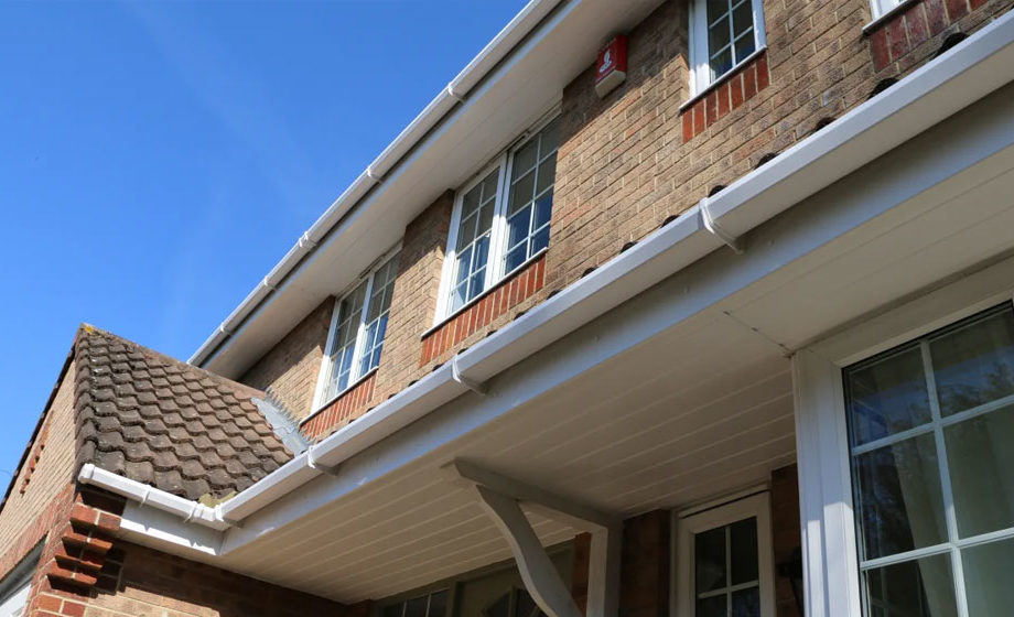 How Roof Repairs in Autumn Can Save You Money This Winter